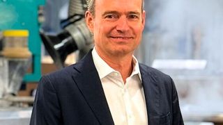 Geschäftsführer Dr. Oliver Neuß verrät im Interview mit MM Maschinenmarkt, warum Akro noch näher mit seinen europäischen Lieferanten zusammenrückt und warum Bürokratie eine Ausrede ist. (Bild: Akro-Plastic GmbH)