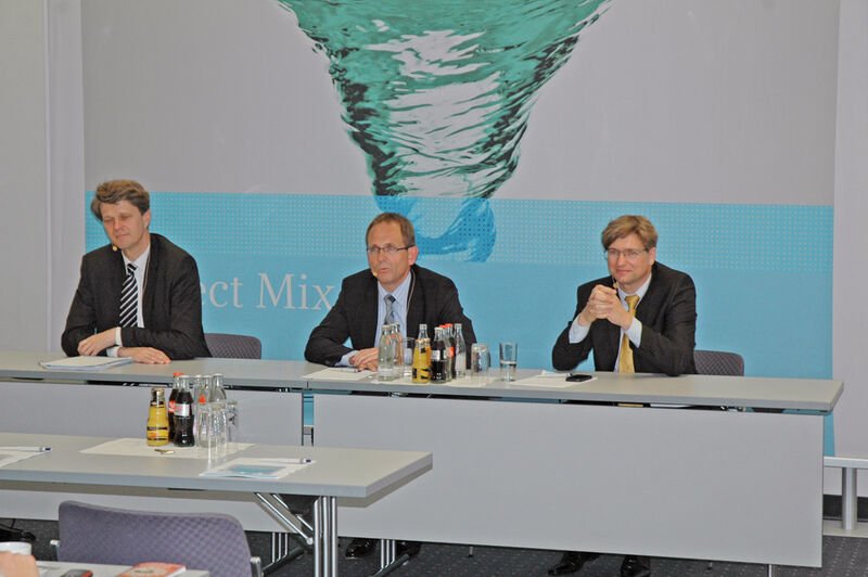 Dr. Dirk Ehlers, Dr. Thomas Drescher and Dr. Matthias Arnold at the press conference of Eppendorf and Dasgip (Picture:  Achema Daily)