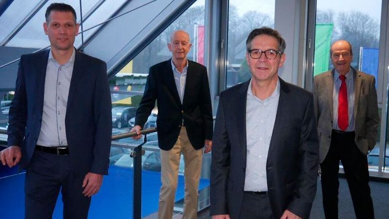 Geschäftsführer der Autohof Reimers GmbH (v.l.): Manuel Voß, Gerd Reimers, Holger Richter und Gunter Reimers.(Bild:  obs/Autohof Reimers GmbH)