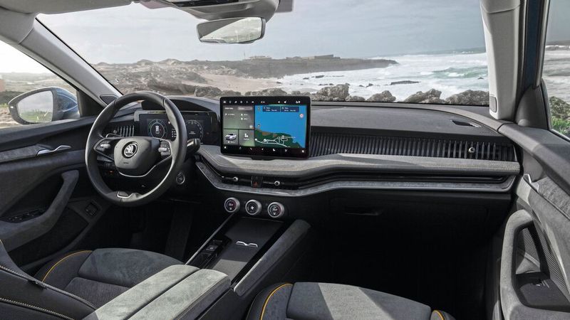 Alles rund ums Cockpit hat Skoda deutlich entrümpelt. (Bild: Skoda)