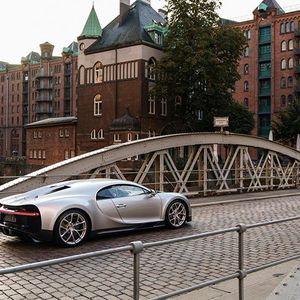 (Bugatti)