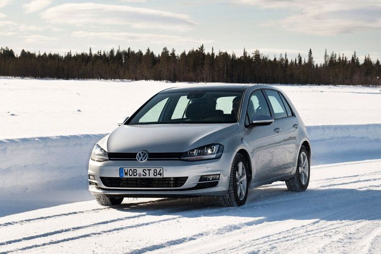Auch unter winterlichen Straßenbedingungen ... (Foto: VW)