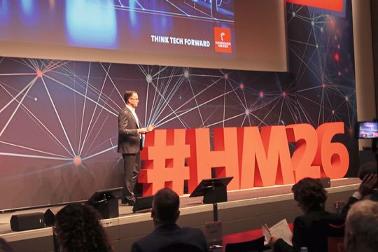 Messechef Dr. Jochen Köckler begrüßte auf der Hannover Messe Preview über 100 internationale Journalisten.(Bild:  Raf Steck)