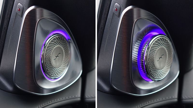 8. Die Hochtöner: Die Hochtöner leuchten wie eben erwähnt nicht nur in vielen Farben, sondern fahren bzw. drehen sich auch noch rein und raus, wenn das Soundsystem gestartet bzw. gemuted wird.  (Bild: Schreiner – VCG)