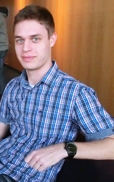 Abbildung 2: Das ist Simon Bierwald. Er arbeitet als Junior Systemingenieur im z/OS-Mainframe-Kernteam. Mit einer Ausbildung als Fachinformatiker Systemintegration, arbeitet er seit dem 01. September 2009 im Unternehmen (Bild: Ostler)