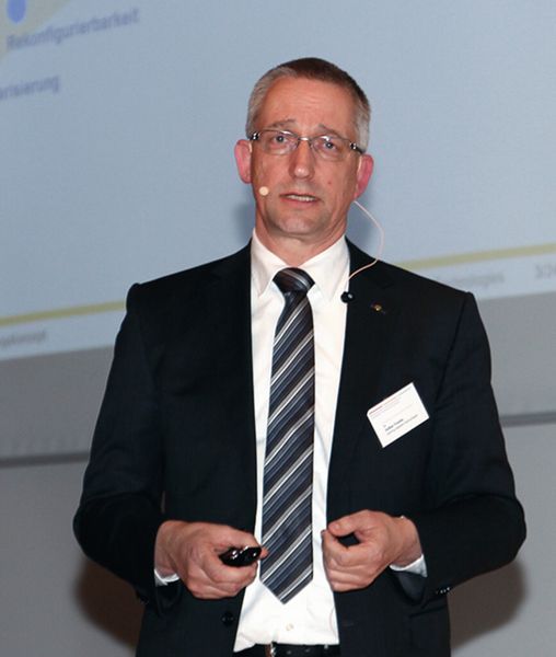 Laut Dr.-Ing. Volker Franke, Geschäftsführer bei Harting Applied Technologies, wünschen die Anwender immer individuellere Produkte, deshalb habe man bei Harting über neuartige Fertigungskonzepte nachgedacht. (Bild: Reinhold Schäfer)