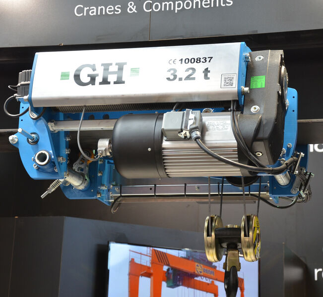 Für schwere Lasten im Betrieb sind auch die Kräne von GH Cranes & Components ausgelegt. Bei einer maximalen Kapazität von 3200 kg erreicht dieses Exponat eine Verfahrgeschwindigkeit von 20 mpm. (Bild: Jablonski)