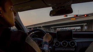 Millimeterwellen-Sensoren (mmWave) sollen den Ampeln die Fähigkeit verleihen, direkt vor Ort fundierte Entscheidungen zu fällen. (TI)