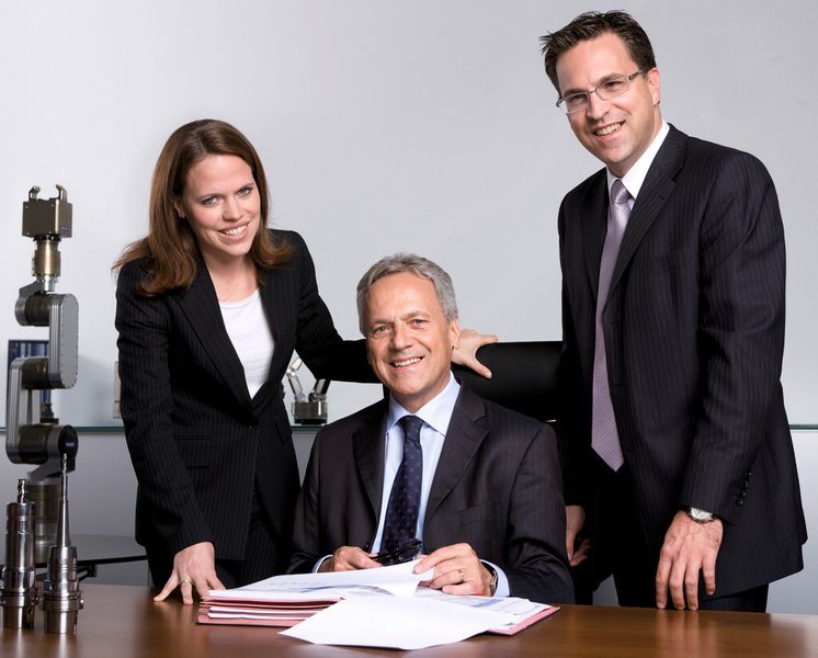 Ein Team – eine Familie: Die geschäftsführenden Gesellschafter Heinz-Dieter Schunk, Tochter Kristina I. Schunk und Sohn Henrik A. Schunk. (Bilder: Schunk)