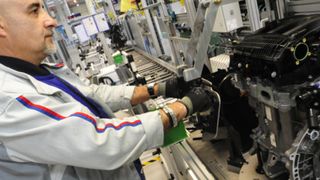 Die Hersteller Citroën und Peugeot bieten nun wie andere Volumenhersteller auch Dreizylinder-Ottomotoren an. Neben einem geringeren Verbrauch erreichten die Ingenieure vor allem eine starke Gewichtseinsparung. (Foto: Citroën)