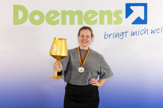Stolze Meisterin: Iris Eickert(Bild:  Doemens e.V.)