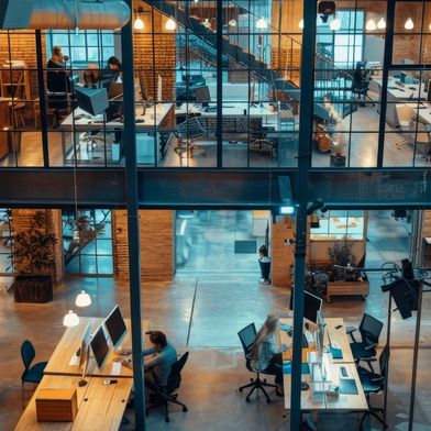 arbeitsplatz-iftikhar-20alam-adobestock-1202424560-mitki-1200x675v1 (Bild: © Iftikhar alam/stock.adobe.com - generiert mit KI)