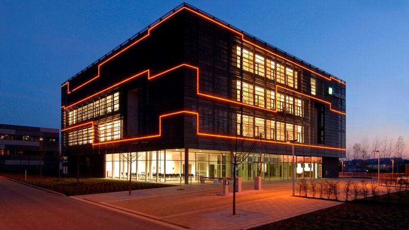 Fraunhofer ENAS: Hauptgebäude in Chemnitz (Bild:  Fraunhofer ENAS Hauptgebäude /Fraunhofer ENAS / CC BY-SA )