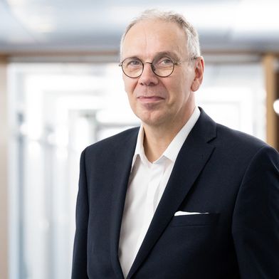 BV-Med-Geschäftsführer Dr. Marc-Pierre Möll hat auf der Jahrespressekonferenz des Medtech-Verbandes die Ergebnisse der diesjährigen Herbstumfrage vorgestellt. (Bild: BV-Med/Tina Eichner)