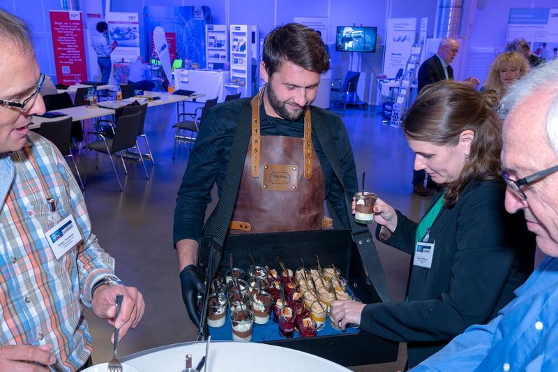 Ein süßen Nachtisch gab es in der Mittagspause. (J. Untch / Vogel Communications Group GmbH & Co. KG)