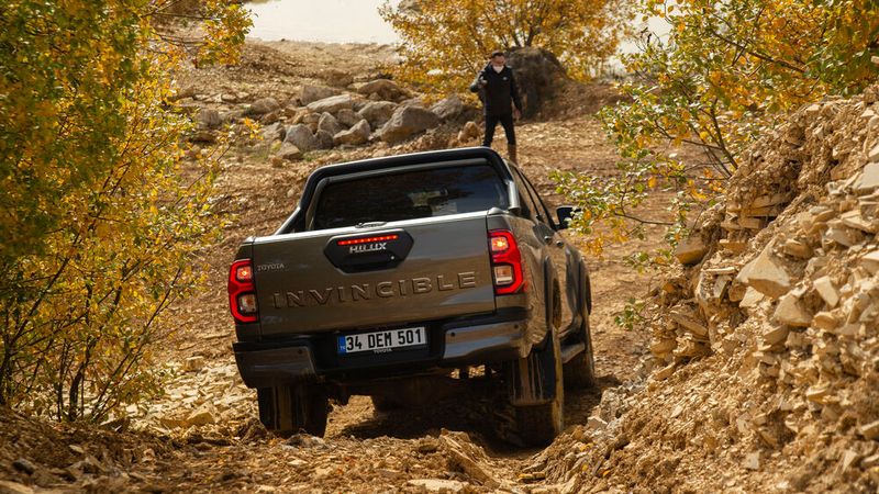 Der Hilux will kein Szene-Frachter für Hipster sein, sondern ein solides Arbeitsgerät für alle Fälle. (Bild: Toyota)