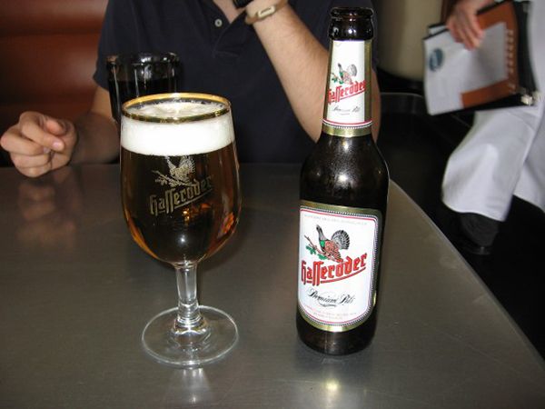 Platz 1: Hasseröder Pils mit 29,74 Mikrogramm Glyphosat pro Liter Bier.(Eine Gefährdung für den Konsumenten besteht nach Einschätzung des Bundesinstituts für Risikobewertung jedoch erst ab einem täglichen Konsum von 1.000 Liter Bier.)Weitere interessante Beiträge rund um die Themen Messtechnik und Bierbrauerei: - Bier aus australischem Kult-Brotaustrich Vegemite  - 31Pils – das Chemiker-Bier  - Deutsche Biere sind mit Glyphosat belastet  (Bild: Jmcstrav/gemeinfrei)