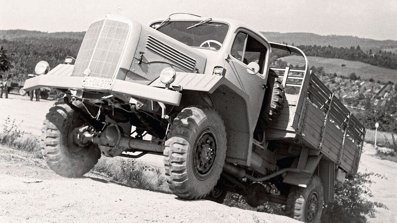Ein LG 315, also die Militärvariante der Baureihe 304, bei der Erprobung in Gaggenau am sogenannten „Sauberg“.  (Bild: Mercedes-Benz AG)