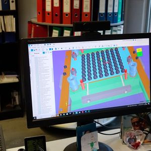 Vor der Produktion: Bei Formteilen aus Gummi wird mithilfe eines CAD-Programms die optimale Anzahl und Platzierung dieser im Rahmen einer Pressform bestimmt.(Bild:  Dominsky – VCG)