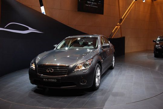 Die Nissan-Tochter Infiniti führt in Genf das neue Modell M 35 Hybrid vor, das ab 2011 in Europa beim Händler stehen soll. (Archiv: Vogel Business Media)