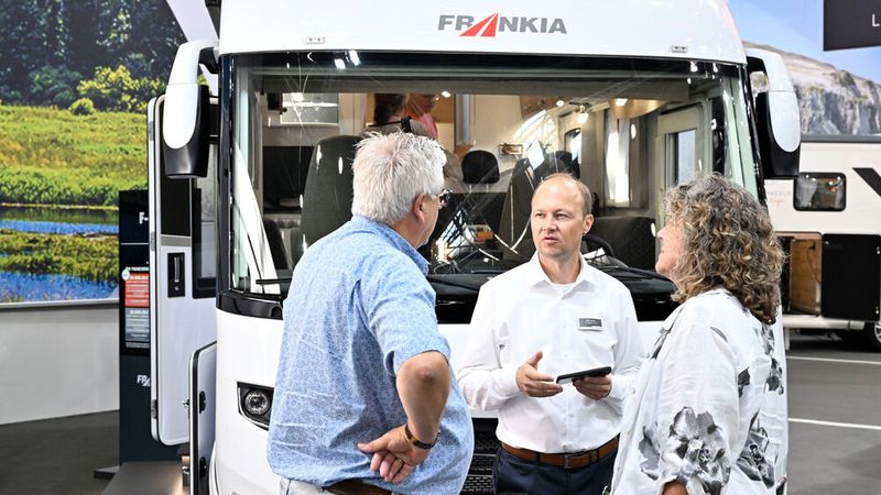 Die Bestände sinken langsam wieder und die Nachfrage nach neuen Reisemobilen ist weiter stabil.(Bild:  Messe Düsseldorf / ctillmann)