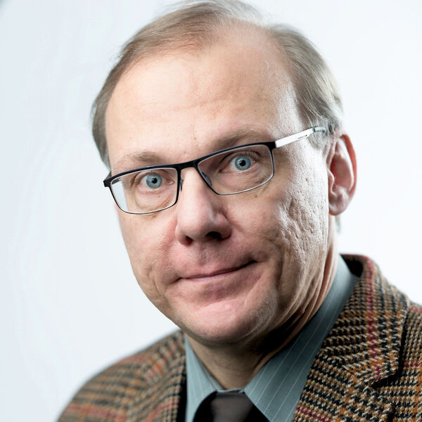 Prof. Dr. Roland A. Müller: „Gegenüber einer herkömmlichen Anlage ist unsere zwischen 30 bis 70 Prozent kostengünstiger.“ (Bild: UFZ/André Künzelmann)