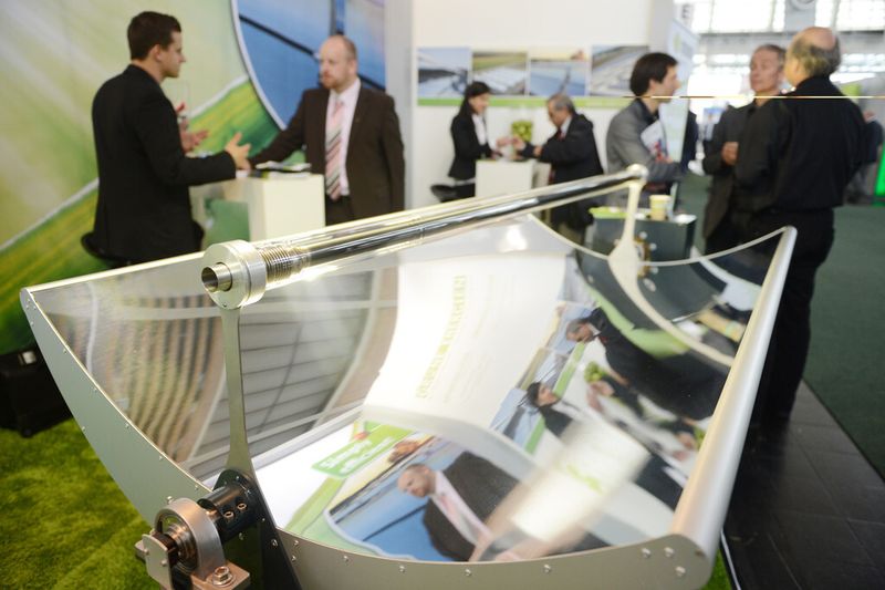 Auch die umweltfreundliche Energieerzeugung – hier die Solarthermie – hat ihren Platz. (Bild: Hannover-Messe)