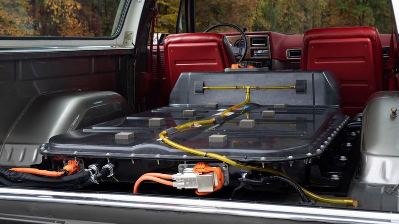 Das Besondere daran: Der Autobauer möchte die Komponenten ab 2021 in einem Bausatz zum Umrüsten vermarkten. Preise und ob der Bausatz in Europa erhältlich sein wird, nannte das Unternehmen nicht. (Bild: Chevrolet)