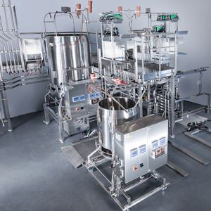 Ob Edelstahlanlage oder Single-Use-Equipment – als führender Anbieter von maßgeschneiderten Automatisierungslösungen integriert Zeta biopharmazeutische Produktionssysteme nahtlos in neue oder bestehende Automatisierungsumgebungen.(Bild:  www.derkrug.at,2017)