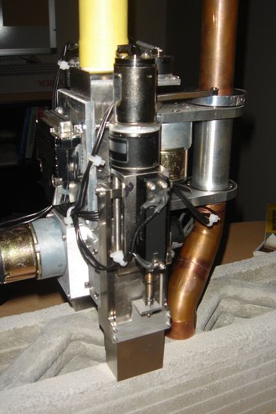 Vue rapprochée de la buse de béton. (Images: Contour Crafting 2014)