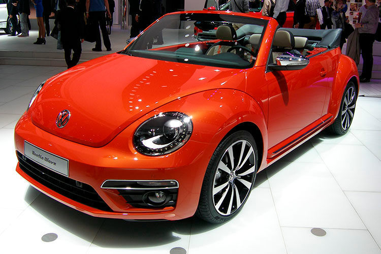 Das Konzept VW Beetle Wave wäre als Cabrio wohl eher etwas für Schönwetterfahrer. (Foto: Grimm)