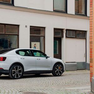 Der Polestar 2 ist weltweit das erste Auto, dessen Infotainment-System auf Google Android basiert.(Bild:  Dino Soldin/Polestar)