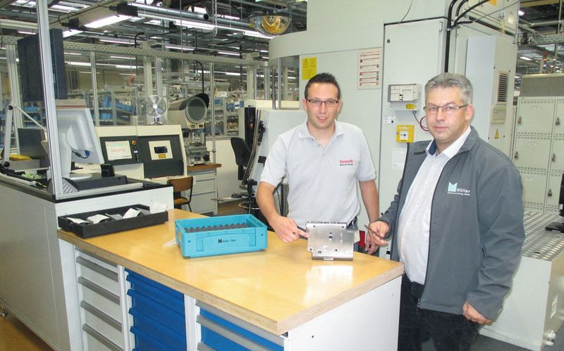 V.l: Michael Koch, Werkzeugplaner Bosch Rexroth mit Steffen Gospodarek, Technische Beratung und Verkauf bei Müller Präzisionswerkzeuge. (Müller Präzisionswerkzeuge)