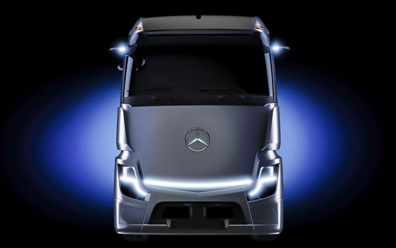 Der batterieelektrisch angetriebene Daimler-Truck „eActros Longhaul“ für den Fernverkehr rollt in den Praxiseinsatz. Erproben dürfen ihn Amazon und Rhenus. Hier mehr dazu.