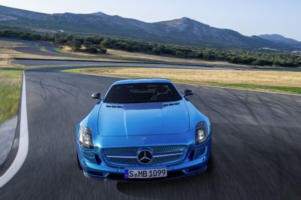 Der Mercedes-Benz SLS AMG Coupé Electric Drive - mit einer Gesamtleistung von 552 kW und einem maximalen Drehmoment von 1000 Nm der stärkste Elektro-Supersportwagen der Welt (Bild: Daimler AG)