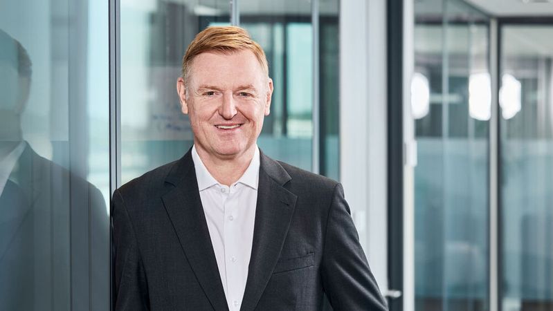 Dr. Marcus Söldner, Vorstandsvorsitzender der CG Car-Garantie Versicherungs-AG, will die Ergebnisse der aktuellen Händlerbefragung nutzen, um den Service des Garantieanbieters für Händler weiter zu verbessern.(Bild:  www.flashpointstudio.de)