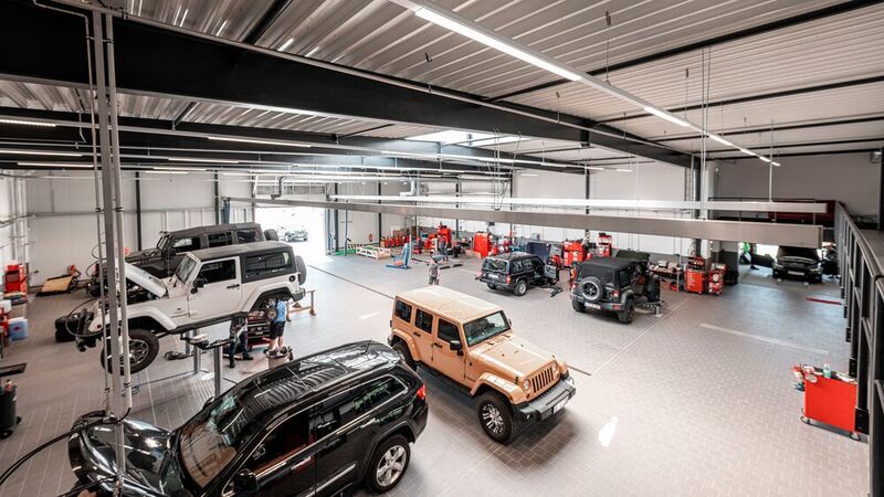 Allrad Schmitt ist Servicepartner für die Marken Chrysler, Jeep und Dodge. (Allrad Schmitt)