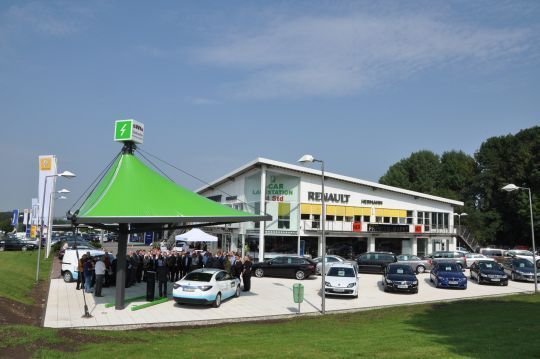 Das Renault-Autohaus Hermann in Northeim verfügt jetzt über eine eigene Elektroladestation. (Stephan Richter)