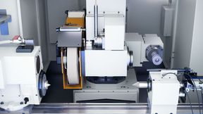 Blick in den Arbeitsraum einer Maschine aus der Emag-Baureihe UG. Die Schleifmaschinen punkten unter anderem durch ihre schwenkbare B-Achse und mit direkt angetriebenen Spindeln. So gelingt das präzise Innen- und Außenrundschleifen, heißt es. (Bild: Emag)