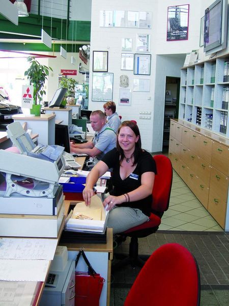 Freundliches Annahmeteam: Länger als fünf  Minuten muss kein Kunde warten. (Archiv: Vogel Business Media)