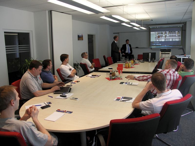 Lütze LSC-Airstram Workshop bei Anwendern vor Ort. (Lütze)