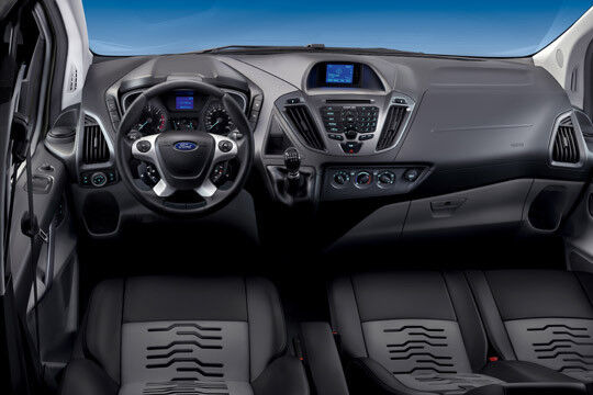 Auch die Nutzfahrzeug-Variante soll im Innenraum mit modernen Materialien und frischem Design Wohlfühlatmosphäre bieten. (Foto: Ford)