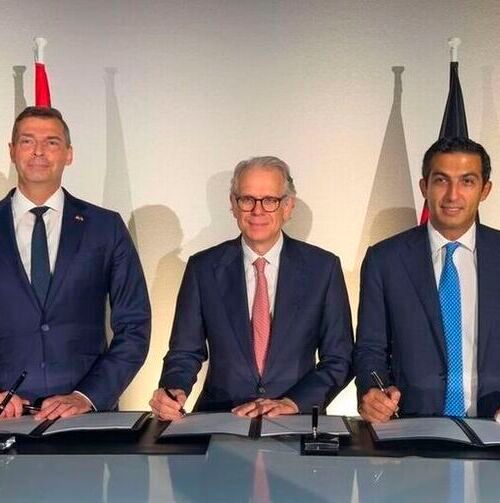 Dr. Markus Steilemann, Chief Executive Officer of Covestro; Philipp Kroepels, Chair of the Operational Committee of MB Energy; and Ahmed El-Hoshy, Chief Executive Officer of Fertiglobe, (from left to right) at the signing of the MOU. (Source:  Covestro)