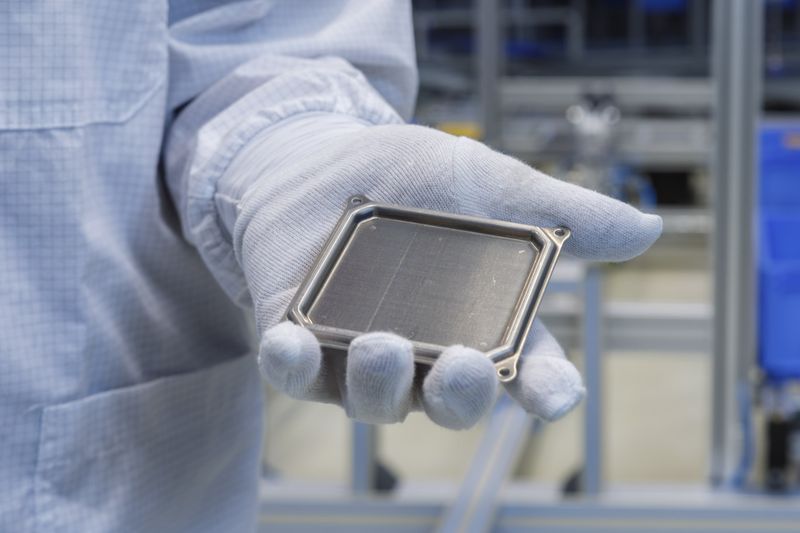 Die zu reinigenden Bauteile kommen überwiegend aus dem Automotive-Sektor.   (Bild: Yaskawa Europe GmbH)