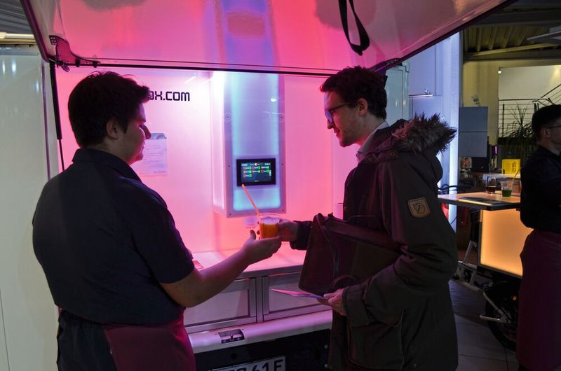 ... hinten kommt dann der Cocktail raus. (Bild: Rehberg / »kfz-betrieb«)