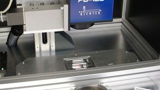 Der Ytterbium-dotierte Faserlaser arbeitet nahezu wartungsfrei. Bild: Richter Systeme und Maschinen (Archiv: Vogel Business Media)