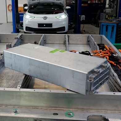 Objekt der Begierde: Module für Hochvoltbatterien kann bei VW offenbar nicht jede freie Werkstatt kaufen. (Bild: Rosenow – VCG)
