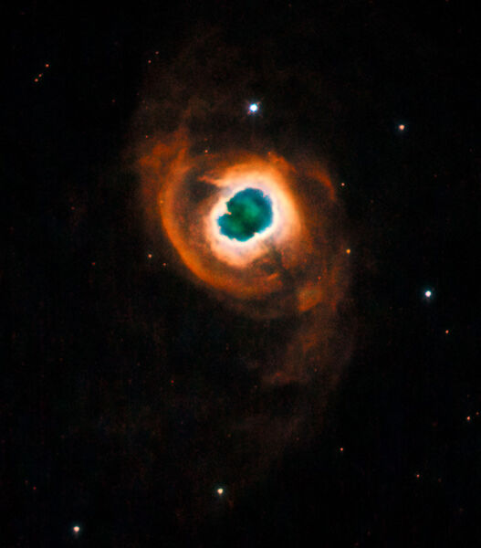 Abschiedsfoto: Die Aufnahme des Nebels K 4-55 war das letzte Bild der Wide Field Planetary Camera 2, bevor sie im Mai 2009 außer Betrieb genommen wurde. (NASA/STScl)