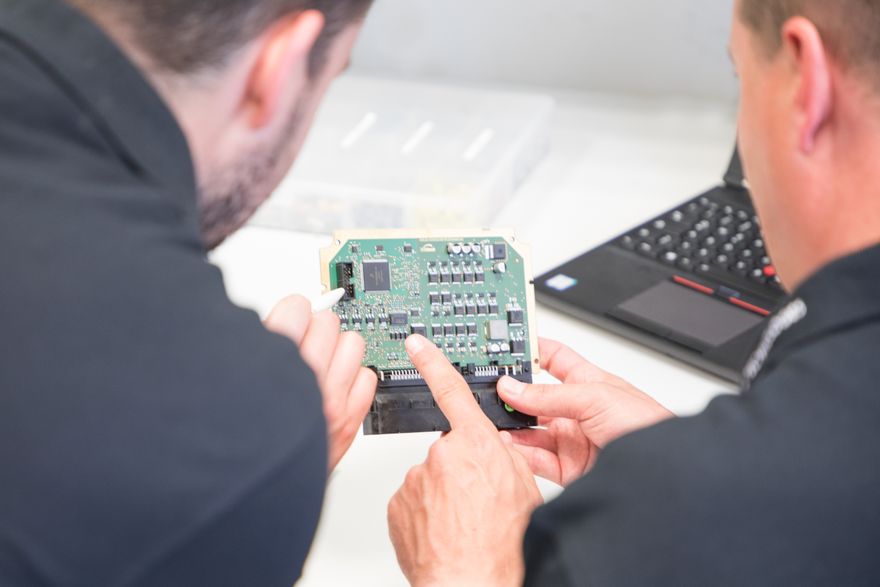 --akka-ee-komponenten-platine (AKKA GmbH & Co. KGaA)