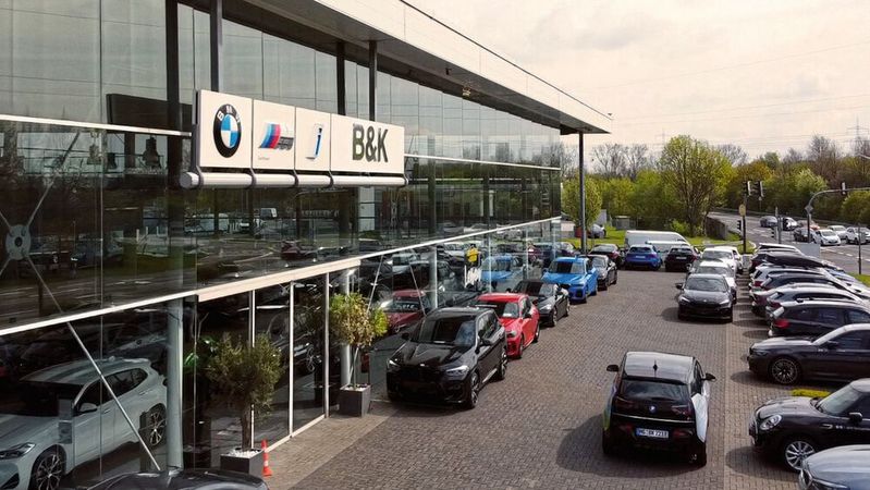 Bei B&K in Bad Homburg kann der Kunde seinen neuen Gebrauchten gleich mitnehmen.(Bild:  B&K)